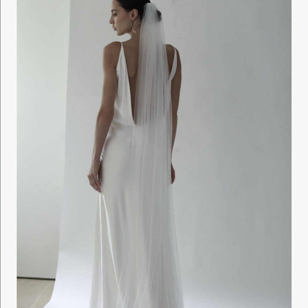AB Ellie Raw Edge Chapel Length (85”) Veil - Gently Used